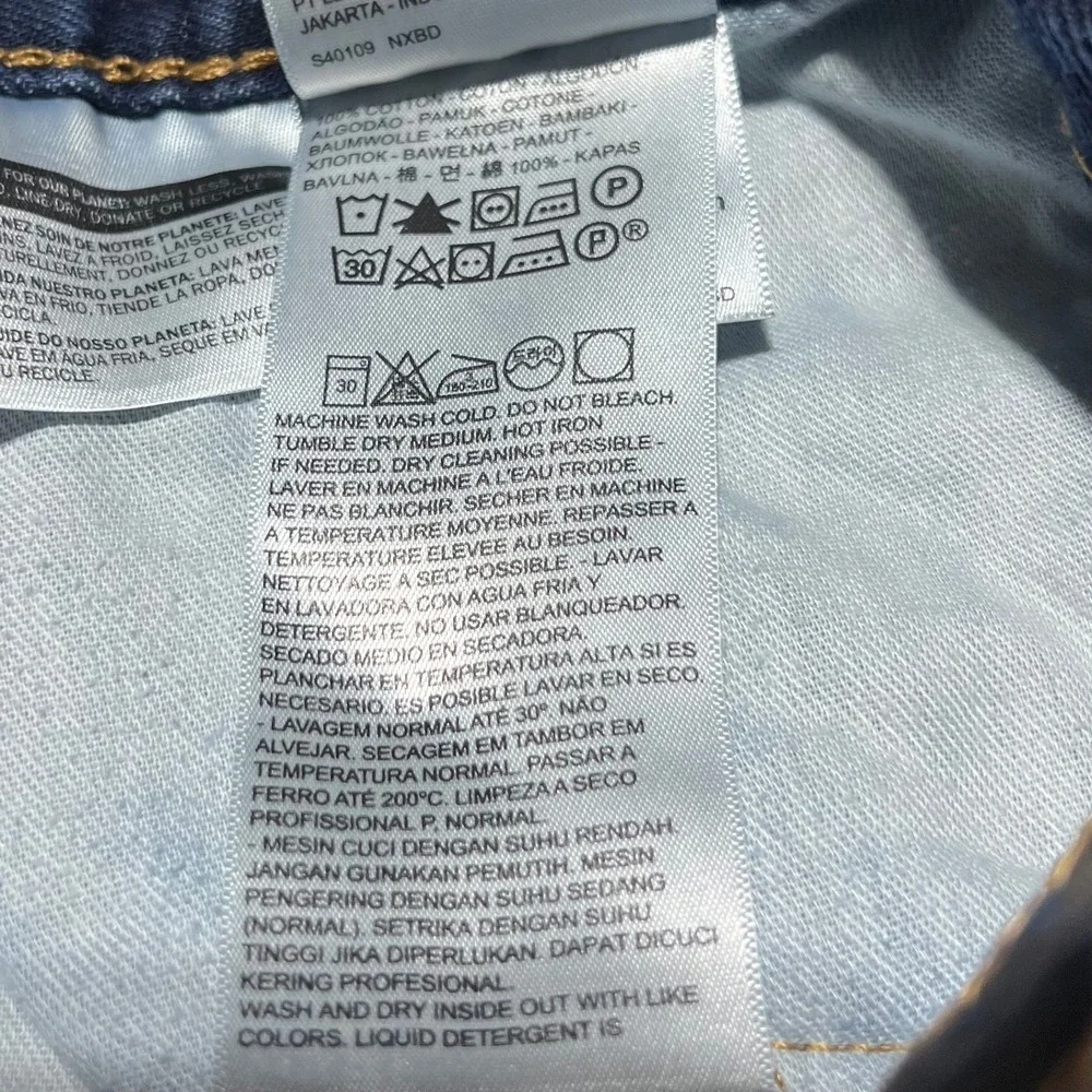 Levis 505 Regular Fit Straight Leg Jeans Mens 42x32 Medium Wash Blue 00505-0216